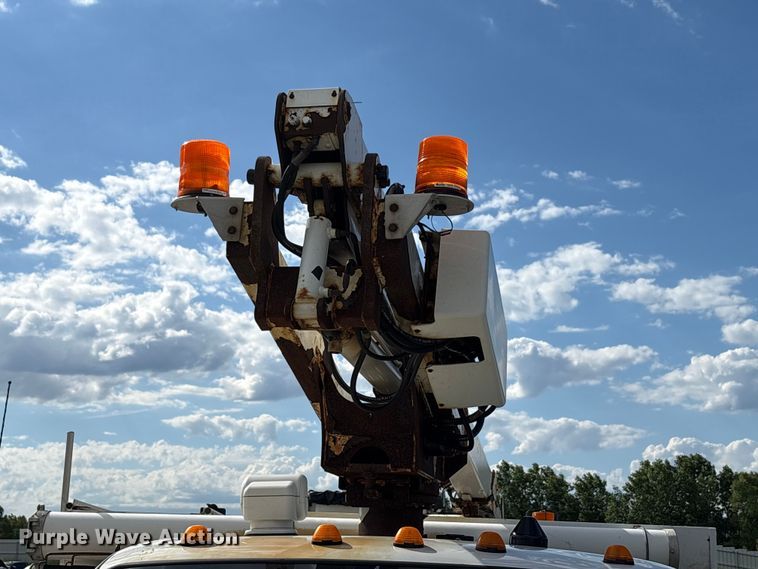 image for item YA3113 2013 Ford F450 Super Duty bucket truck