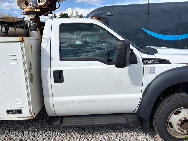 image for item YA3113 2013 Ford F450 Super Duty bucket truck