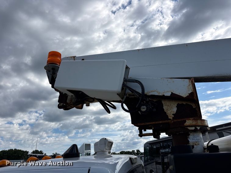 image for item YA3113 2013 Ford F450 Super Duty bucket truck