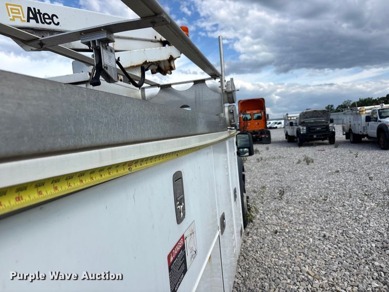 image for item YA3113 2013 Ford F450 Super Duty bucket truck