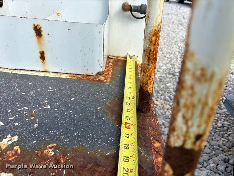 image for item YA3113 2013 Ford F450 Super Duty bucket truck