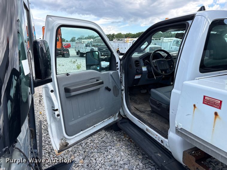 image for item YA3113 2013 Ford F450 Super Duty bucket truck
