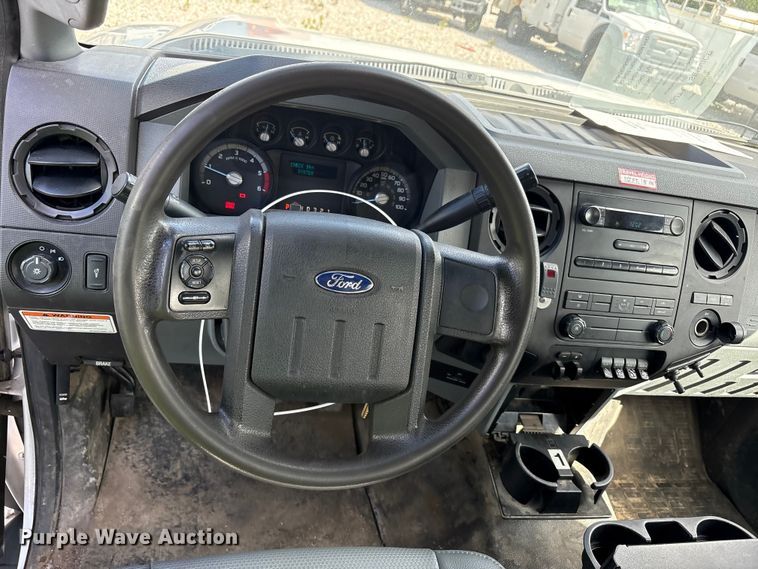 image for item YA3113 2013 Ford F450 Super Duty bucket truck