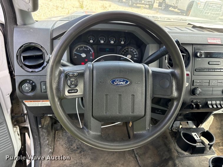 image for item YA3113 2013 Ford F450 Super Duty bucket truck