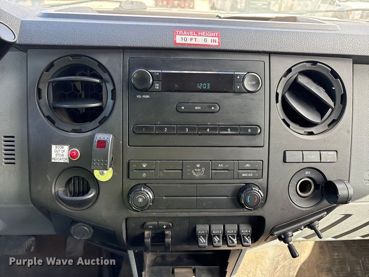 image for item YA3113 2013 Ford F450 Super Duty bucket truck