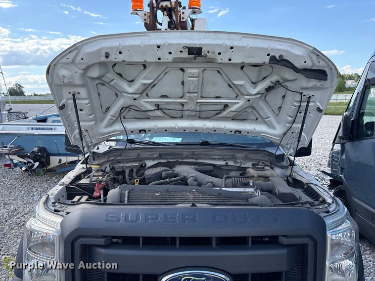image for item YA3113 2013 Ford F450 Super Duty bucket truck