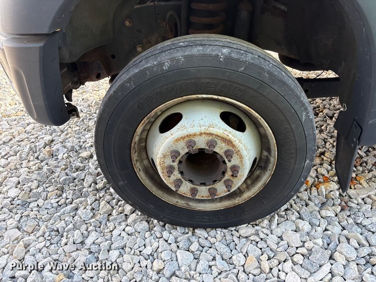 image for item YA3113 2013 Ford F450 Super Duty bucket truck