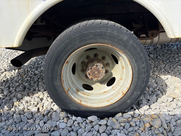 image for item YA3113 2013 Ford F450 Super Duty bucket truck