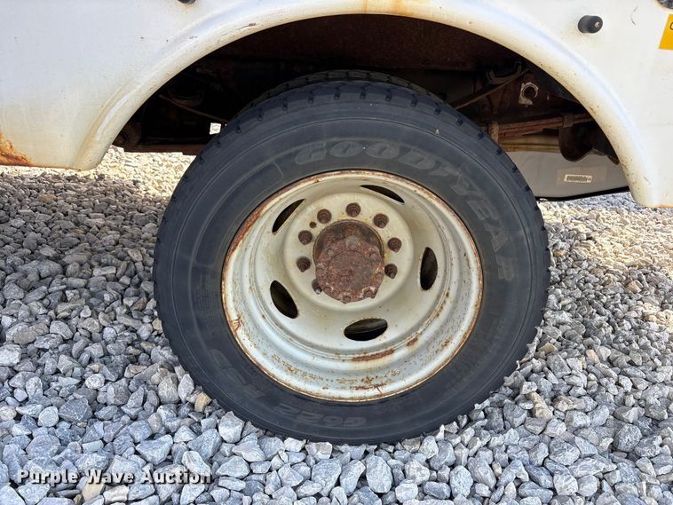 image for item YA3113 2013 Ford F450 Super Duty bucket truck