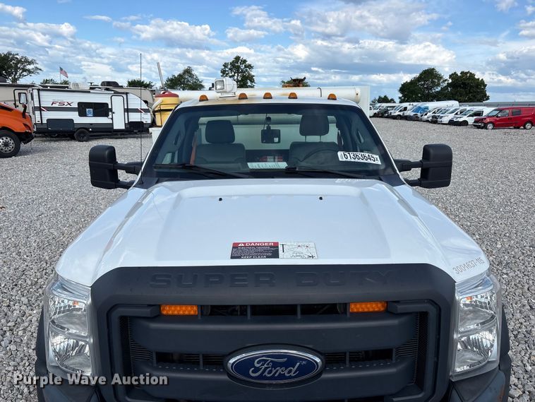 image for item YA3131 2015 Ford F450 Super Duty utility / service truck