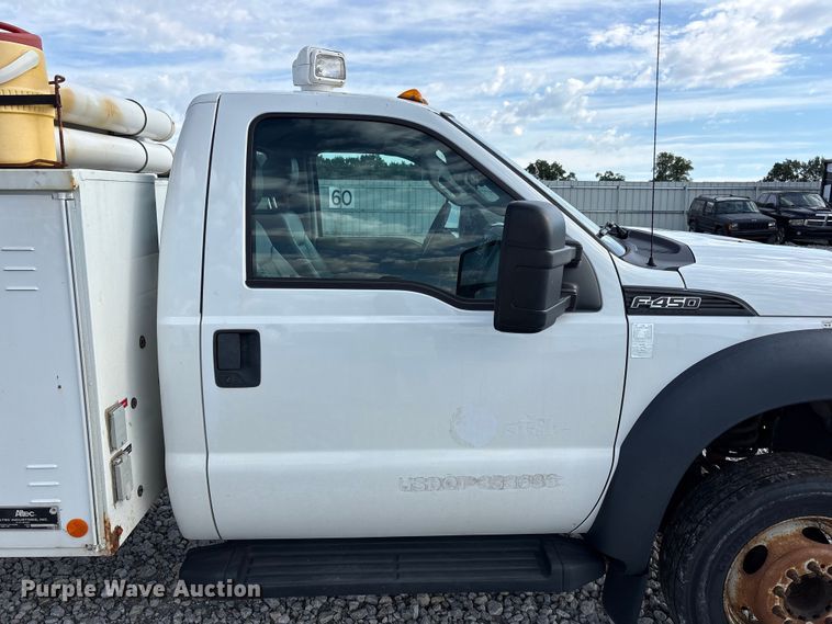 image for item YA3131 2015 Ford F450 Super Duty utility / service truck