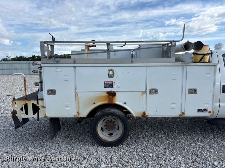 image for item YA3131 2015 Ford F450 Super Duty utility / service truck