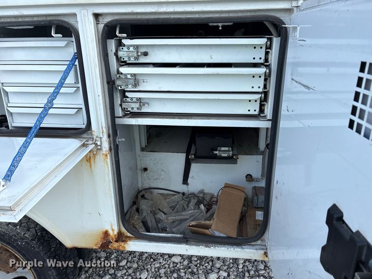 image for item YA3131 2015 Ford F450 Super Duty utility / service truck