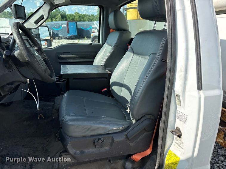 image for item YA3131 2015 Ford F450 Super Duty utility / service truck