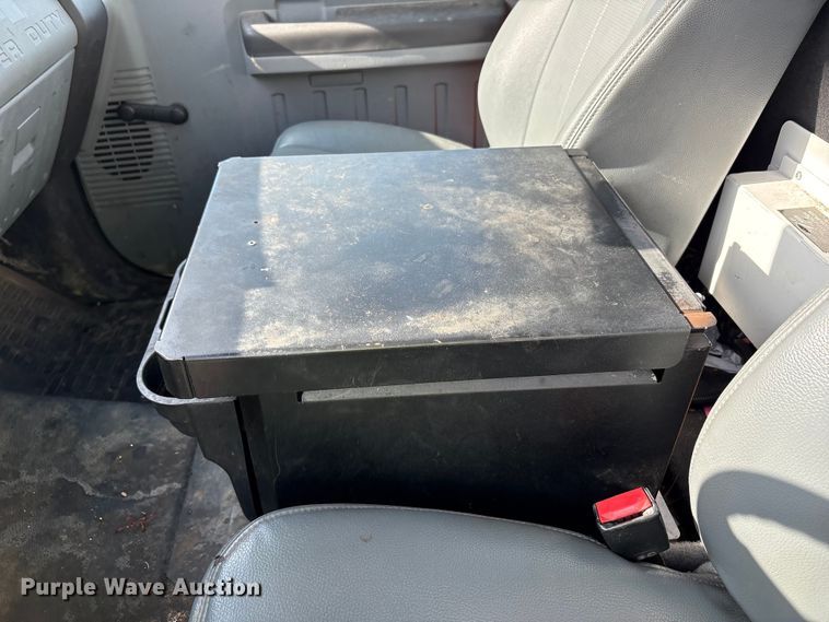 image for item YA3131 2015 Ford F450 Super Duty utility / service truck