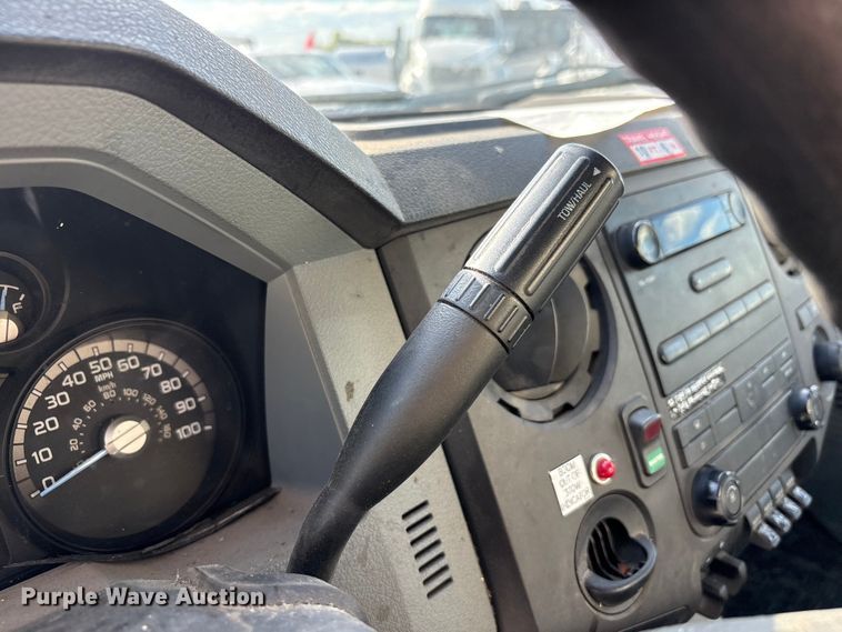 image for item YA3131 2015 Ford F450 Super Duty utility / service truck