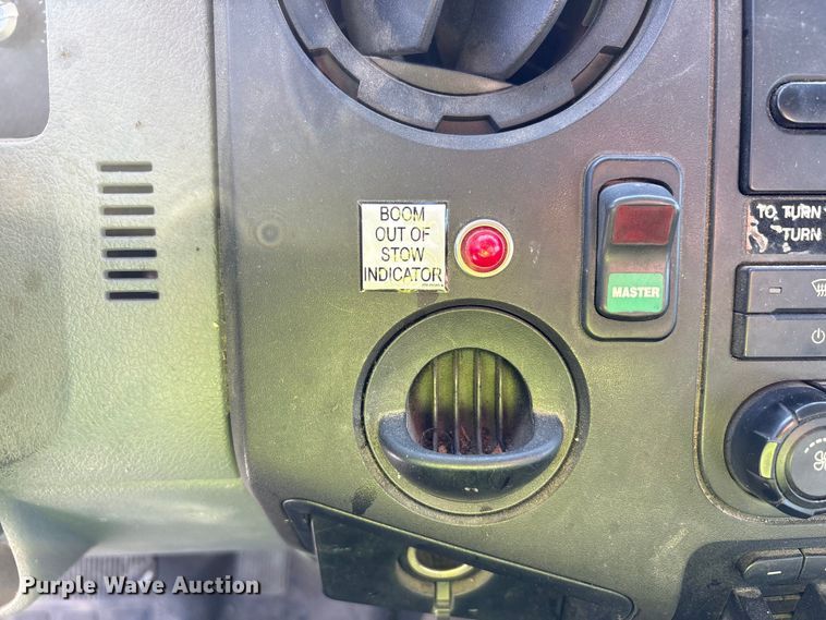 image for item YA3131 2015 Ford F450 Super Duty utility / service truck