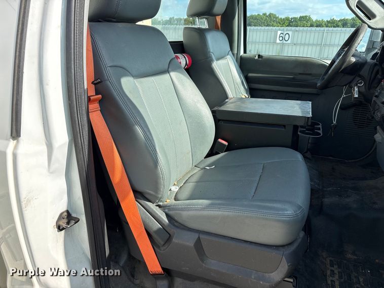 image for item YA3131 2015 Ford F450 Super Duty utility / service truck