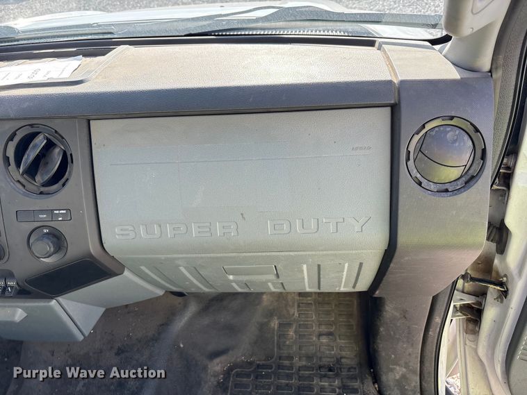 image for item YA3131 2015 Ford F450 Super Duty utility / service truck