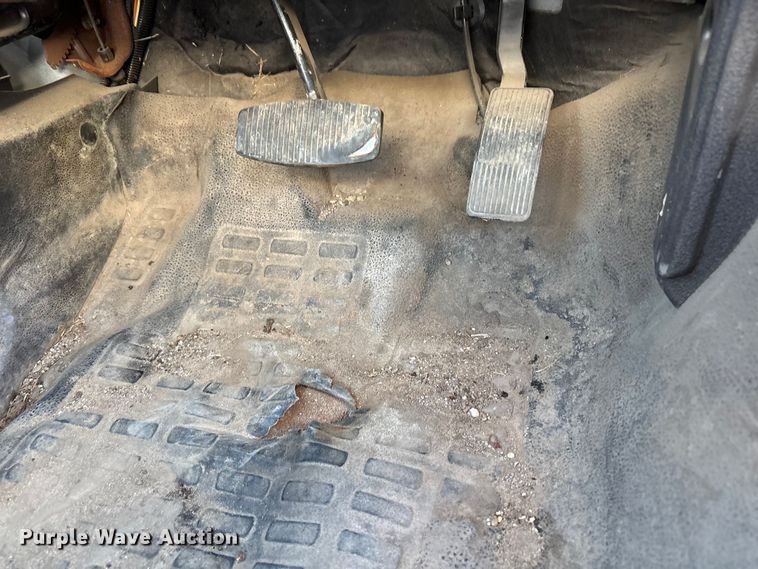 image for item YA3131 2015 Ford F450 Super Duty utility / service truck