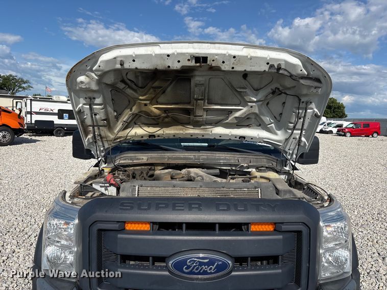 image for item YA3131 2015 Ford F450 Super Duty utility / service truck