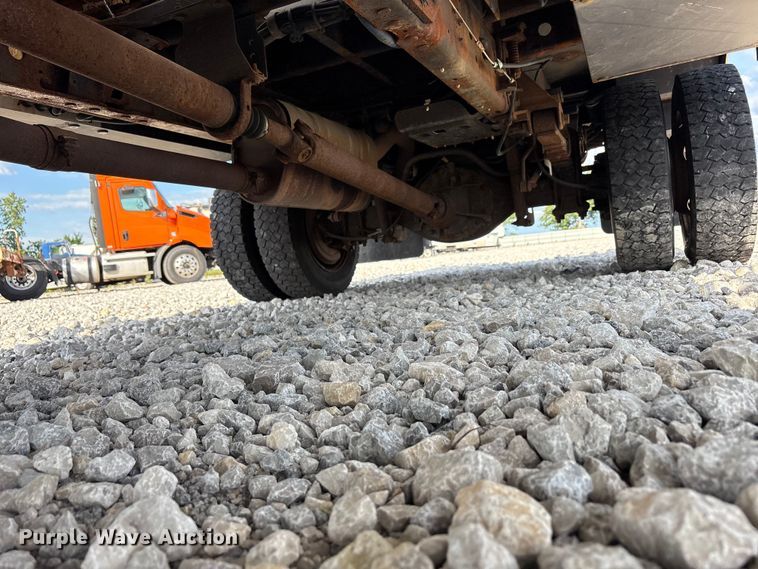 image for item YA3131 2015 Ford F450 Super Duty utility / service truck