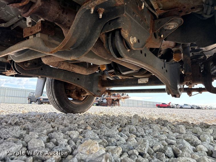 image for item YA3131 2015 Ford F450 Super Duty utility / service truck
