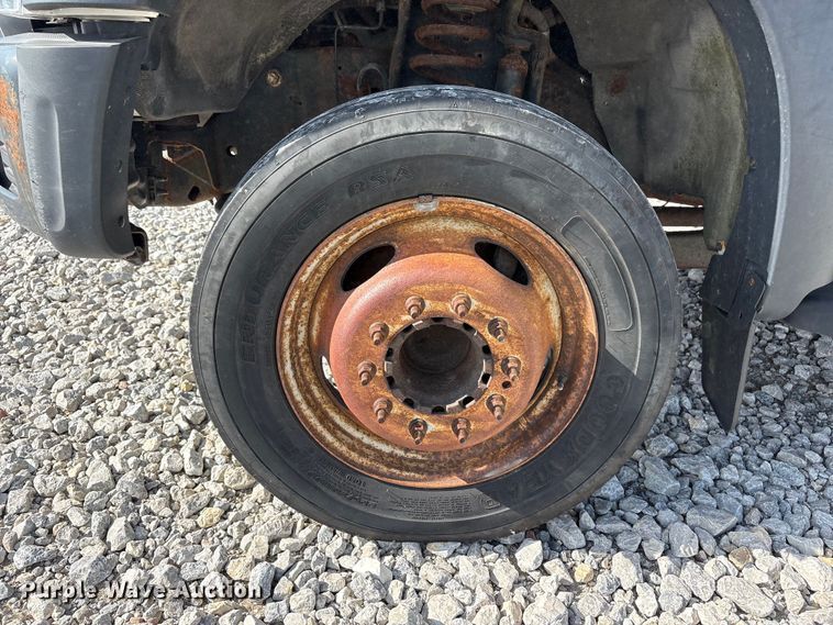 image for item YA3131 2015 Ford F450 Super Duty utility / service truck