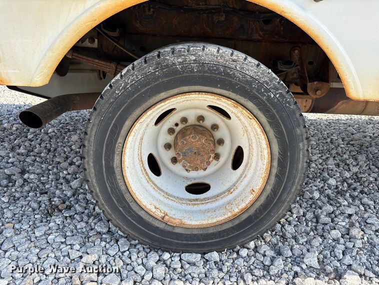image for item YA3131 2015 Ford F450 Super Duty utility / service truck