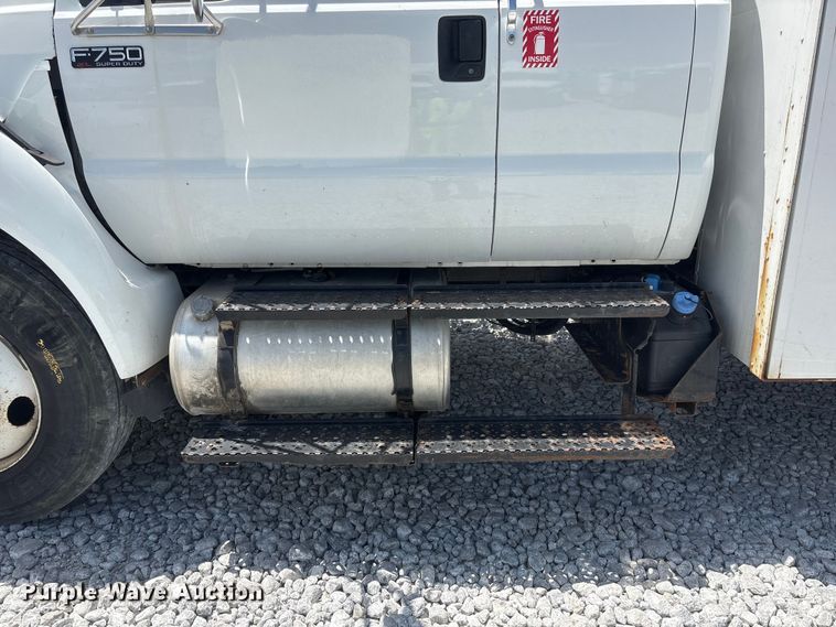 image for item YA3188 2015 Ford F750 Super Duty chipper truck