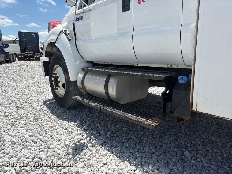 image for item YA3188 2015 Ford F750 Super Duty chipper truck