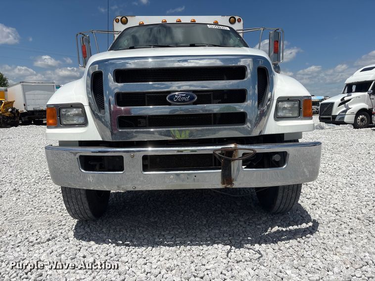 image for item YA3188 2015 Ford F750 Super Duty chipper truck