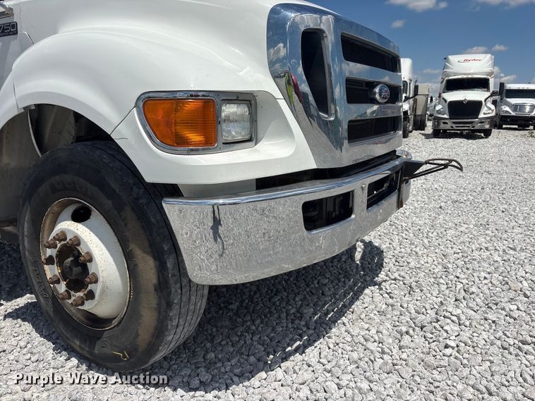 image for item YA3188 2015 Ford F750 Super Duty chipper truck