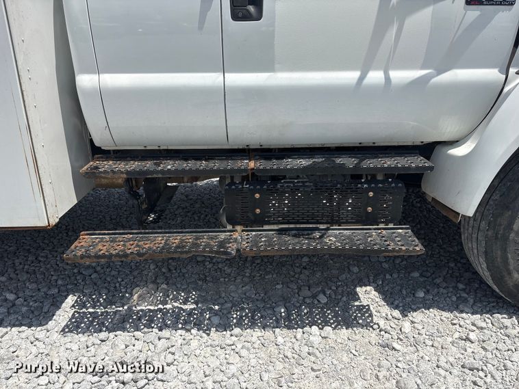 image for item YA3188 2015 Ford F750 Super Duty chipper truck
