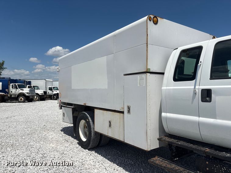 image for item YA3188 2015 Ford F750 Super Duty chipper truck