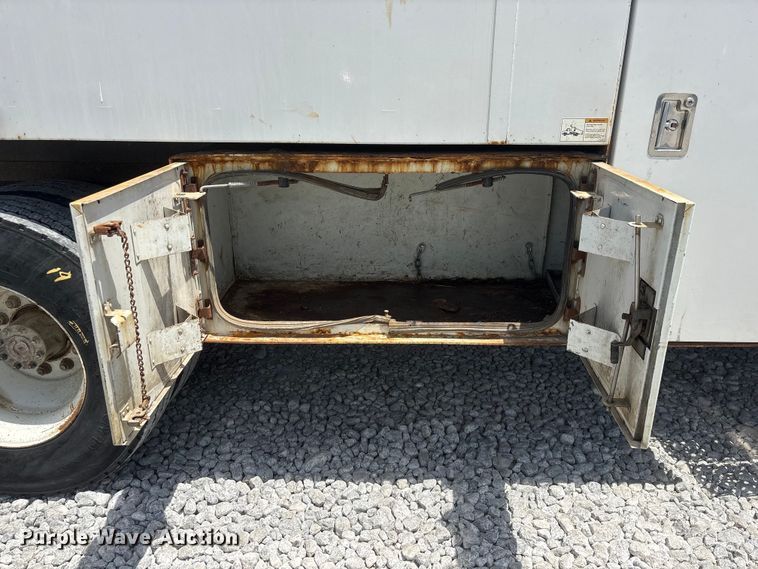 image for item YA3188 2015 Ford F750 Super Duty chipper truck