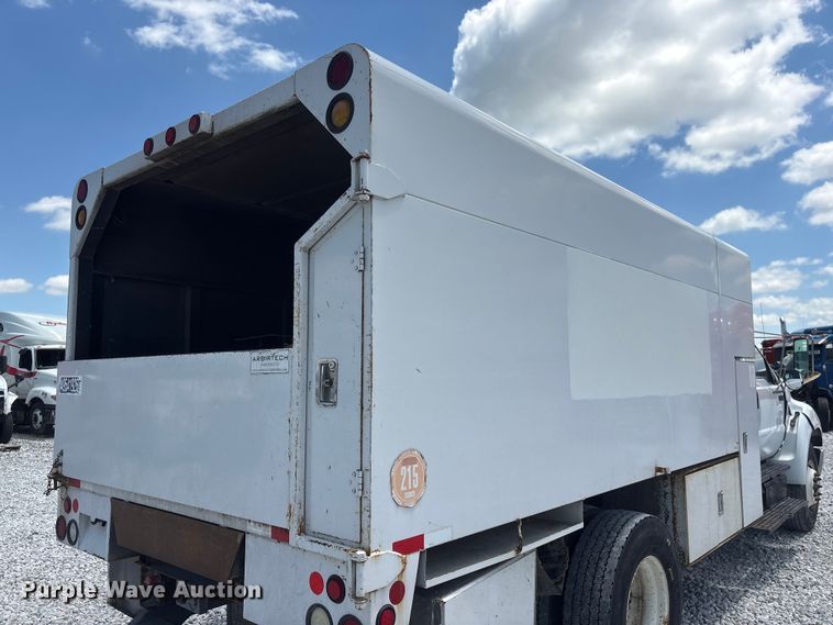 image for item YA3188 2015 Ford F750 Super Duty chipper truck