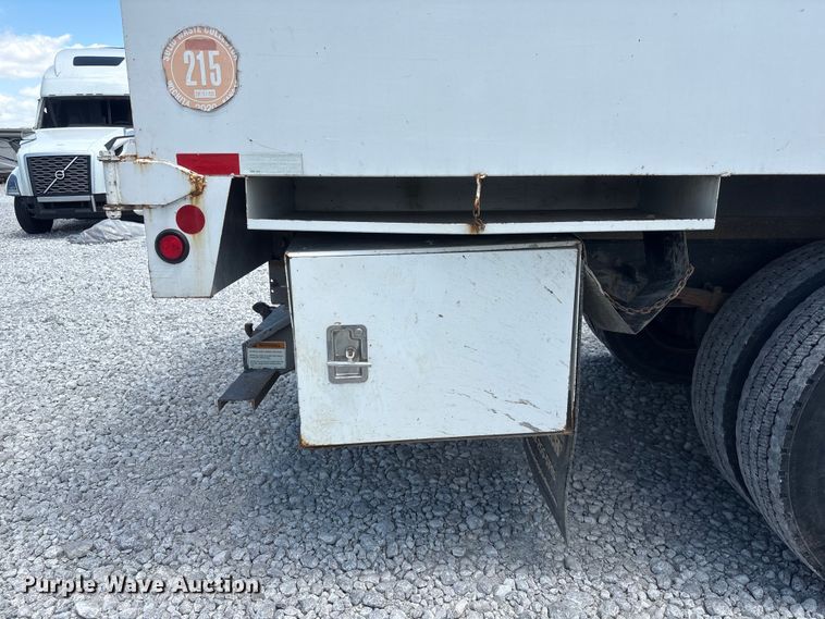 image for item YA3188 2015 Ford F750 Super Duty chipper truck