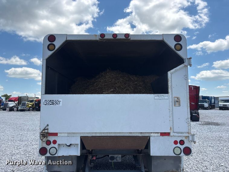 image for item YA3188 2015 Ford F750 Super Duty chipper truck