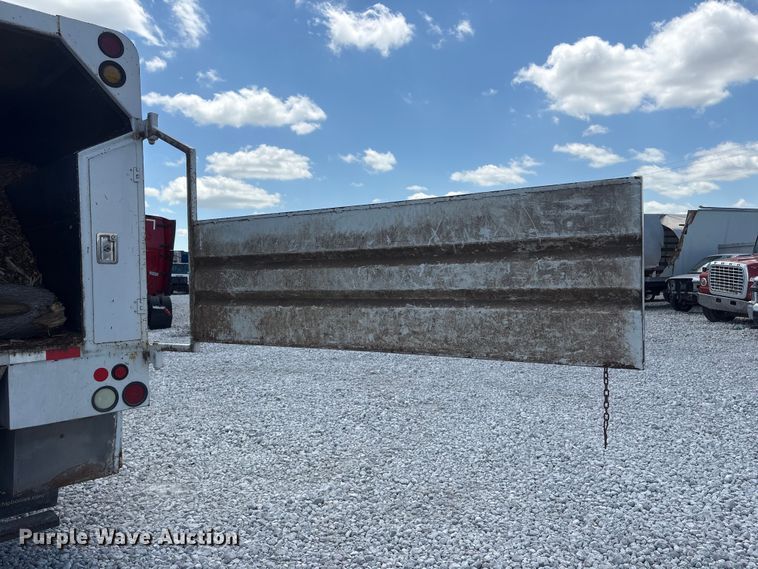 image for item YA3188 2015 Ford F750 Super Duty chipper truck
