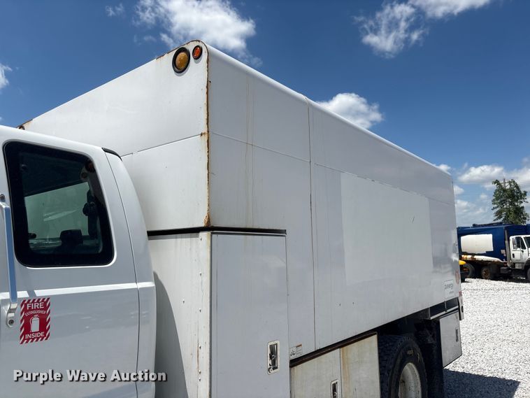 image for item YA3188 2015 Ford F750 Super Duty chipper truck