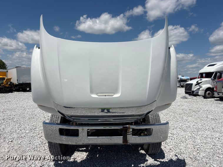 image for item YA3188 2015 Ford F750 Super Duty chipper truck