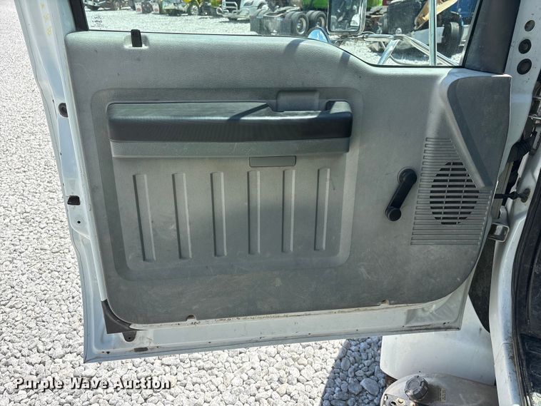 image for item YA3188 2015 Ford F750 Super Duty chipper truck