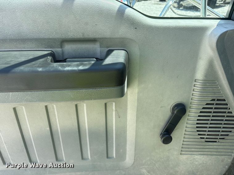 image for item YA3188 2015 Ford F750 Super Duty chipper truck