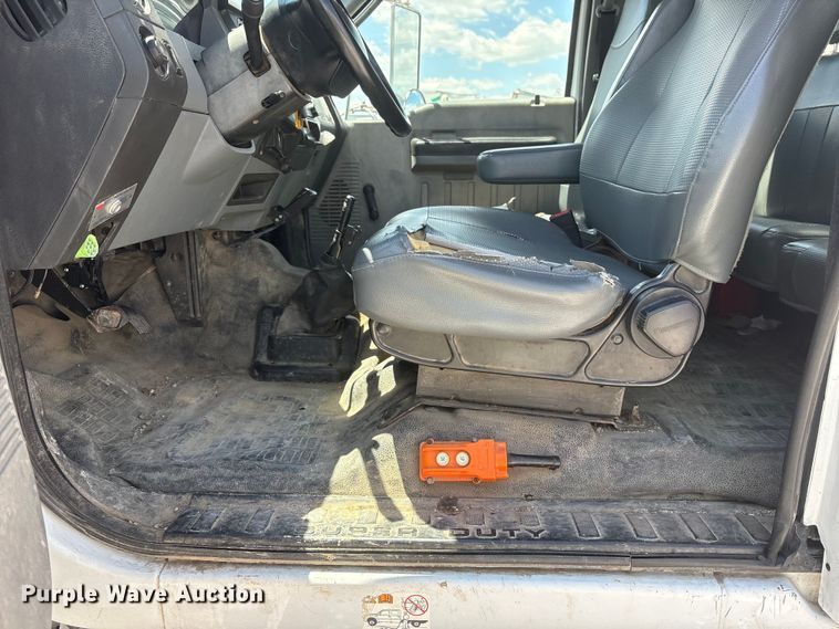 image for item YA3188 2015 Ford F750 Super Duty chipper truck