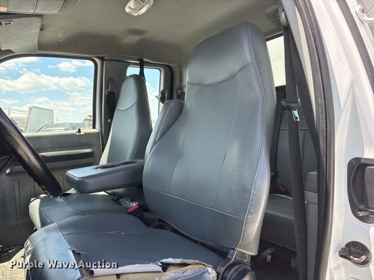 image for item YA3188 2015 Ford F750 Super Duty chipper truck