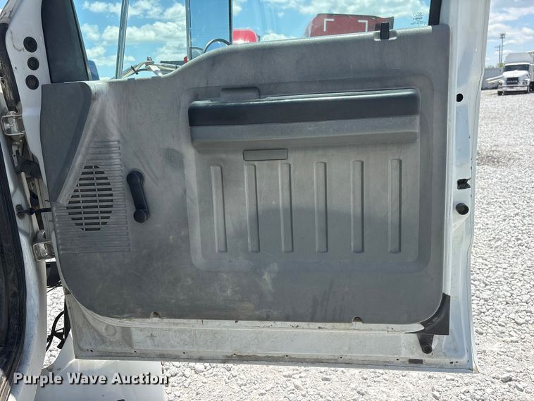 image for item YA3188 2015 Ford F750 Super Duty chipper truck