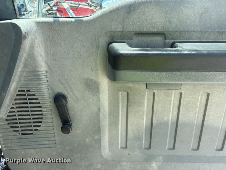 image for item YA3188 2015 Ford F750 Super Duty chipper truck