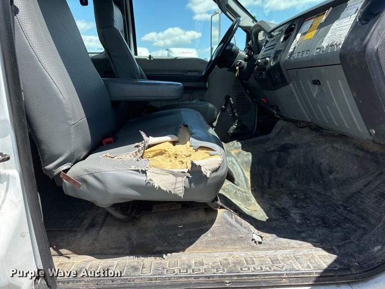 image for item YA3188 2015 Ford F750 Super Duty chipper truck