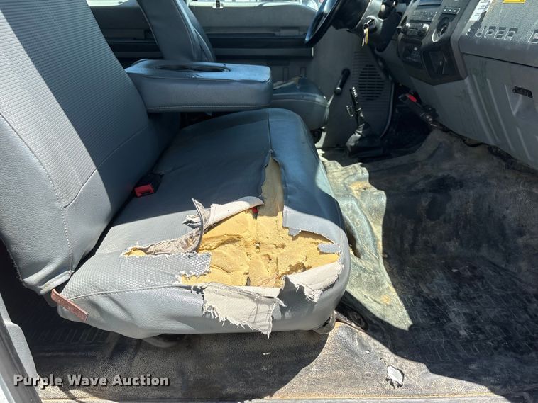 image for item YA3188 2015 Ford F750 Super Duty chipper truck